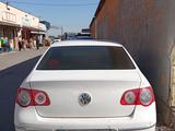 Volkswagen Passat 2010 года за 2 700 000 тг. в Шымкент – фото 3