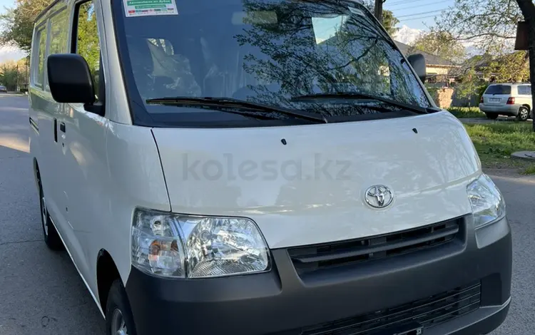 Toyota Hiace 2022 года за 13 000 000 тг. в Алматы