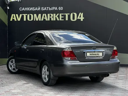 Toyota Camry 2005 года за 4 750 000 тг. в Актобе – фото 4