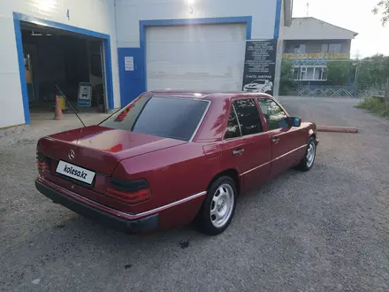 Mercedes-Benz E 230 1990 года за 900 000 тг. в Астана – фото 3