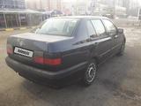 Volkswagen Vento 1996 года за 1 490 000 тг. в Караганда – фото 4