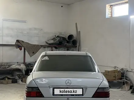 Mercedes-Benz E 200 1993 года за 1 400 000 тг. в Кызылорда – фото 2