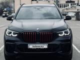 BMW X5 2022 года за 55 000 000 тг. в Алматы – фото 2