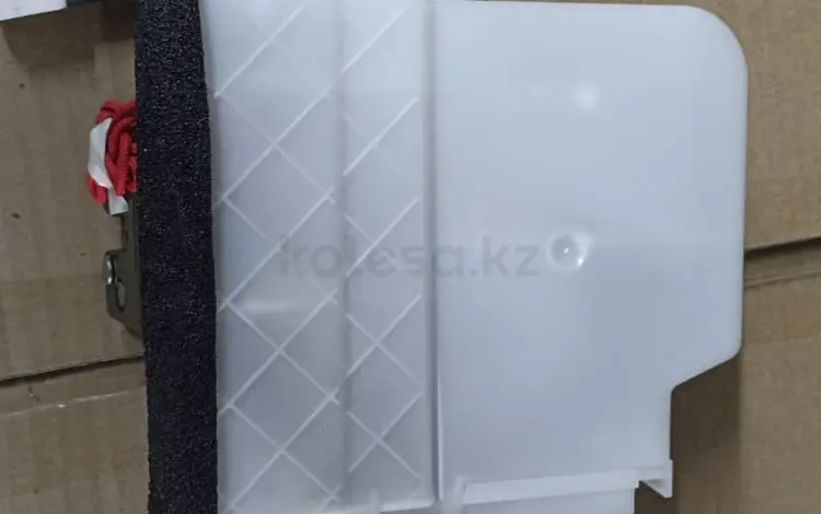 Замок багажника ручка молдинг Toyotaүшін65 000 тг. в Алматы