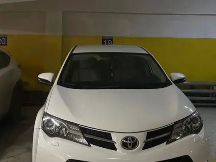 Toyota RAV4 2015 года за 10 500 000 тг. в Павлодар