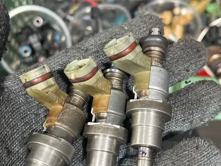 Привозные оригинал форсунки JZ TOYOTA LEXUS за 2 000 тг. в Алматы