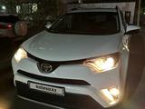 Toyota RAV4 2016 года за 11 500 000 тг. в Уральск – фото 2