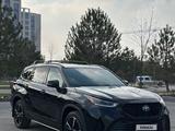 Toyota Highlander 2022 года за 26 000 000 тг. в Шымкент – фото 2