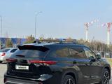 Toyota Highlander 2022 года за 26 000 000 тг. в Шымкент – фото 5