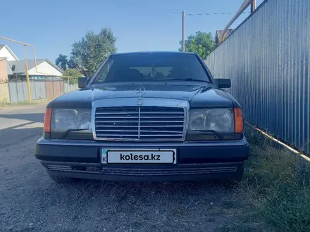 Mercedes-Benz E 220 1993 года за 2 200 000 тг. в Тараз – фото 4