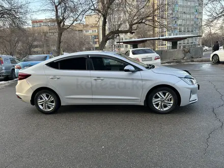 Hyundai Elantra 2019 года за 8 400 000 тг. в Алматы – фото 3