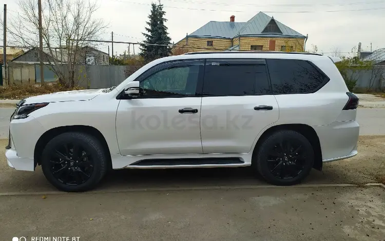 Lexus LX 570 2018 года за 47 800 000 тг. в Астана