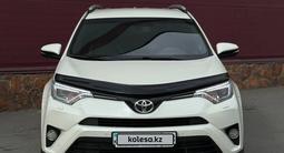 Toyota RAV4 2016 года за 9 800 000 тг. в Семей – фото 2