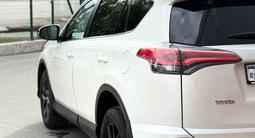 Toyota RAV4 2016 года за 9 800 000 тг. в Семей – фото 4