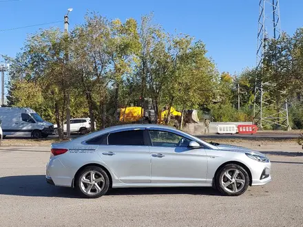 Hyundai Sonata 2020 года за 6 600 000 тг. в Астана – фото 2