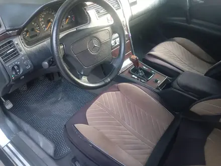 Mercedes-Benz E 200 1996 года за 2 300 000 тг. в Алматы – фото 11