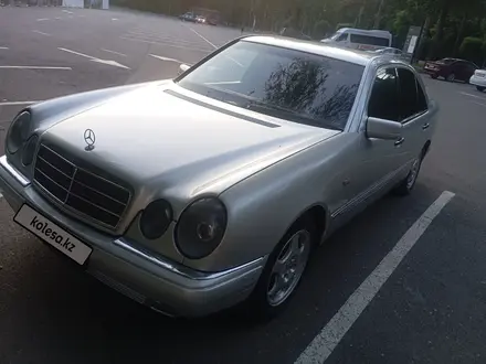 Mercedes-Benz E 200 1996 года за 2 300 000 тг. в Алматы – фото 6