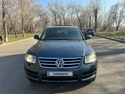 Volkswagen Touareg 2005 года за 4 400 000 тг. в Алматы