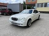 Mercedes-Benz E 320 2004 года за 5 000 000 тг. в Актобе – фото 2