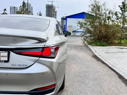 Lexus ES 300h 2020 года за 20 500 000 тг. в Астана – фото 12