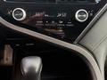 Toyota Camry 2022 года за 11 990 000 тг. в Павлодар – фото 17