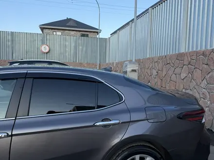 Toyota Camry 2022 года за 11 990 000 тг. в Павлодар – фото 29