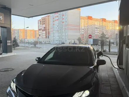 Toyota Camry 2022 года за 11 990 000 тг. в Павлодар – фото 8