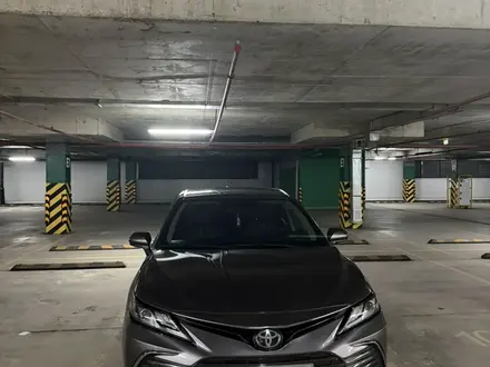 Toyota Camry 2022 года за 11 990 000 тг. в Павлодар
