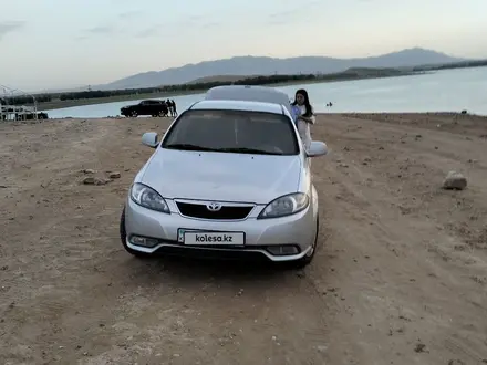 Daewoo Gentra 2014 года за 3 100 000 тг. в Шымкент – фото 2