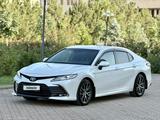 Toyota Camry 2021 года за 15 800 000 тг. в Алматы