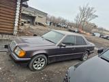 Mercedes-Benz E 200 1992 года за 1 800 000 тг. в Караганда – фото 2