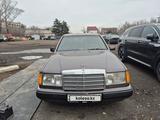 Mercedes-Benz E 200 1992 года за 1 800 000 тг. в Караганда