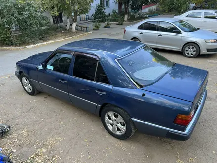 Mercedes-Benz E 200 1992 года за 1 800 000 тг. в Уральск – фото 10