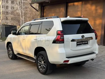 Toyota Land Cruiser Prado 2018 года за 27 000 000 тг. в Алматы – фото 11