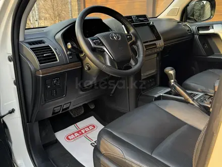 Toyota Land Cruiser Prado 2018 года за 27 000 000 тг. в Алматы – фото 16