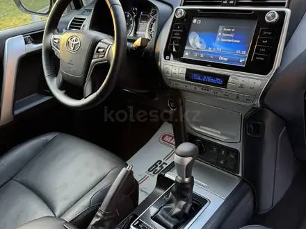 Toyota Land Cruiser Prado 2018 года за 27 000 000 тг. в Алматы – фото 28