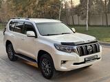 Toyota Land Cruiser Prado 2018 года за 27 800 000 тг. в Алматы – фото 4