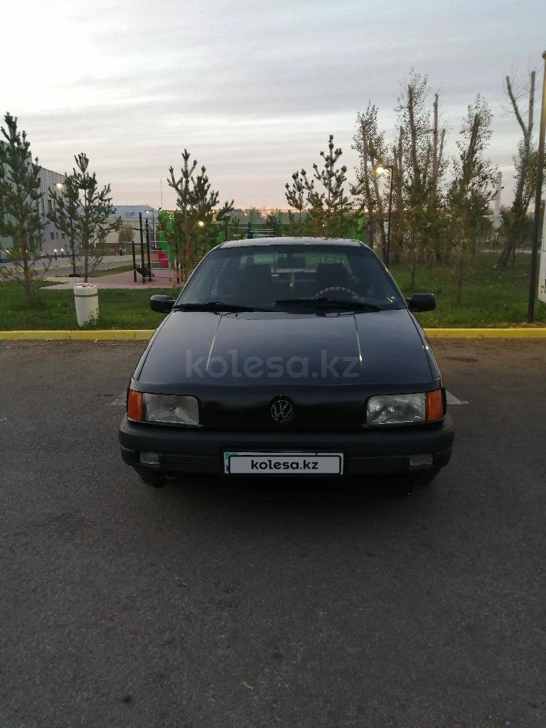 Volkswagen Passat 1993 г.