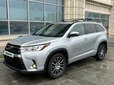 Toyota Highlander 2018 года за 12 000 000 тг. в Актау