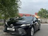 Toyota Camry 2018 года за 13 800 000 тг. в Шымкент