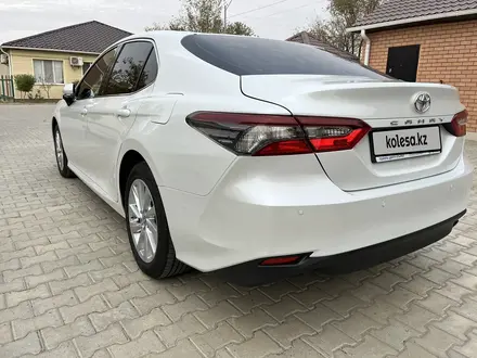 Toyota Camry 2023 года за 18 900 000 тг. в Атырау – фото 4