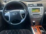 Toyota Camry 2010 года за 8 100 000 тг. в Караганда – фото 2