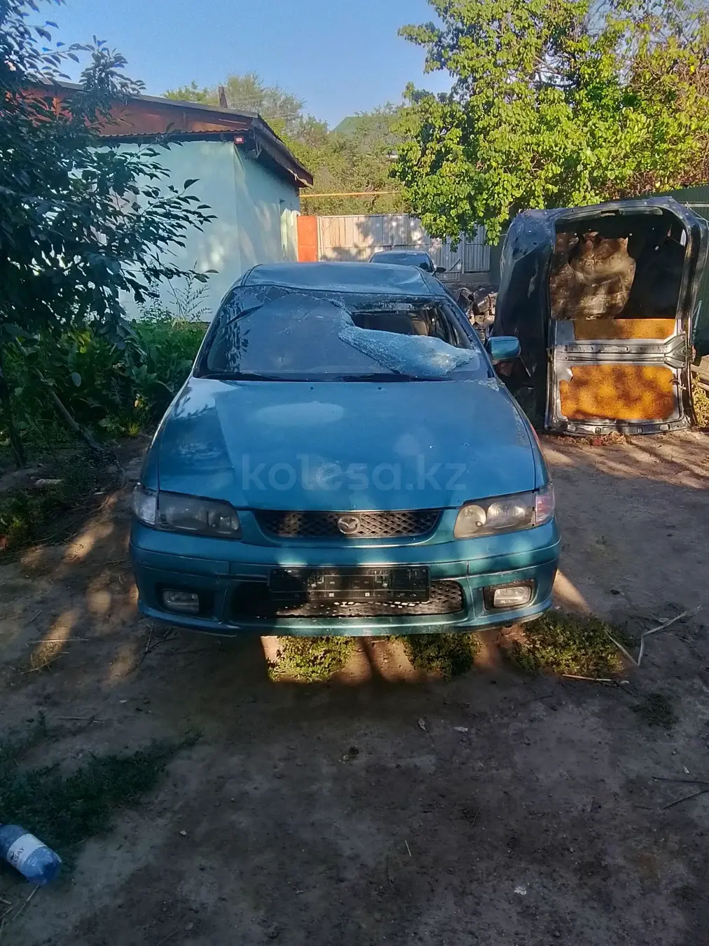 Mazda 626, 2001