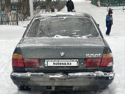 BMW 520 1990 года за 1 100 000 тг. в Караганда – фото 4