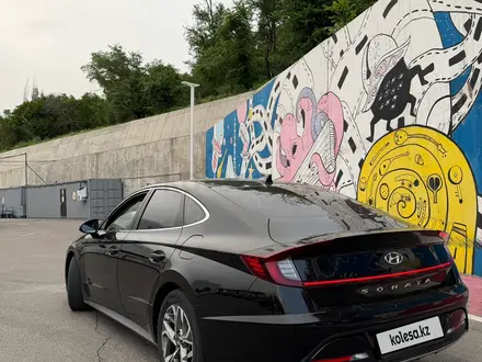 Hyundai Sonata 2021 года за 9 100 000 тг. в Алматы – фото 3