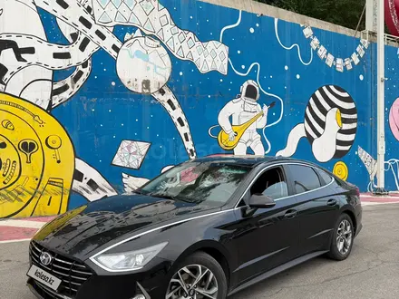Hyundai Sonata 2021 года за 9 100 000 тг. в Алматы – фото 2