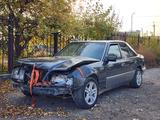 Mercedes-Benz E 220 1995 года за 900 000 тг. в Жаркент – фото 2
