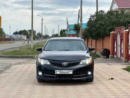 Toyota Camry 2013 года за 8 500 000 тг. в Актобе