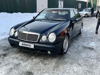 Mercedes-Benz E 230 1999 годаfor4 000 000 тг. в Алматы