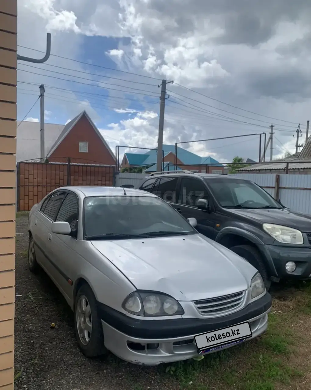 Toyota Avensis, 1998